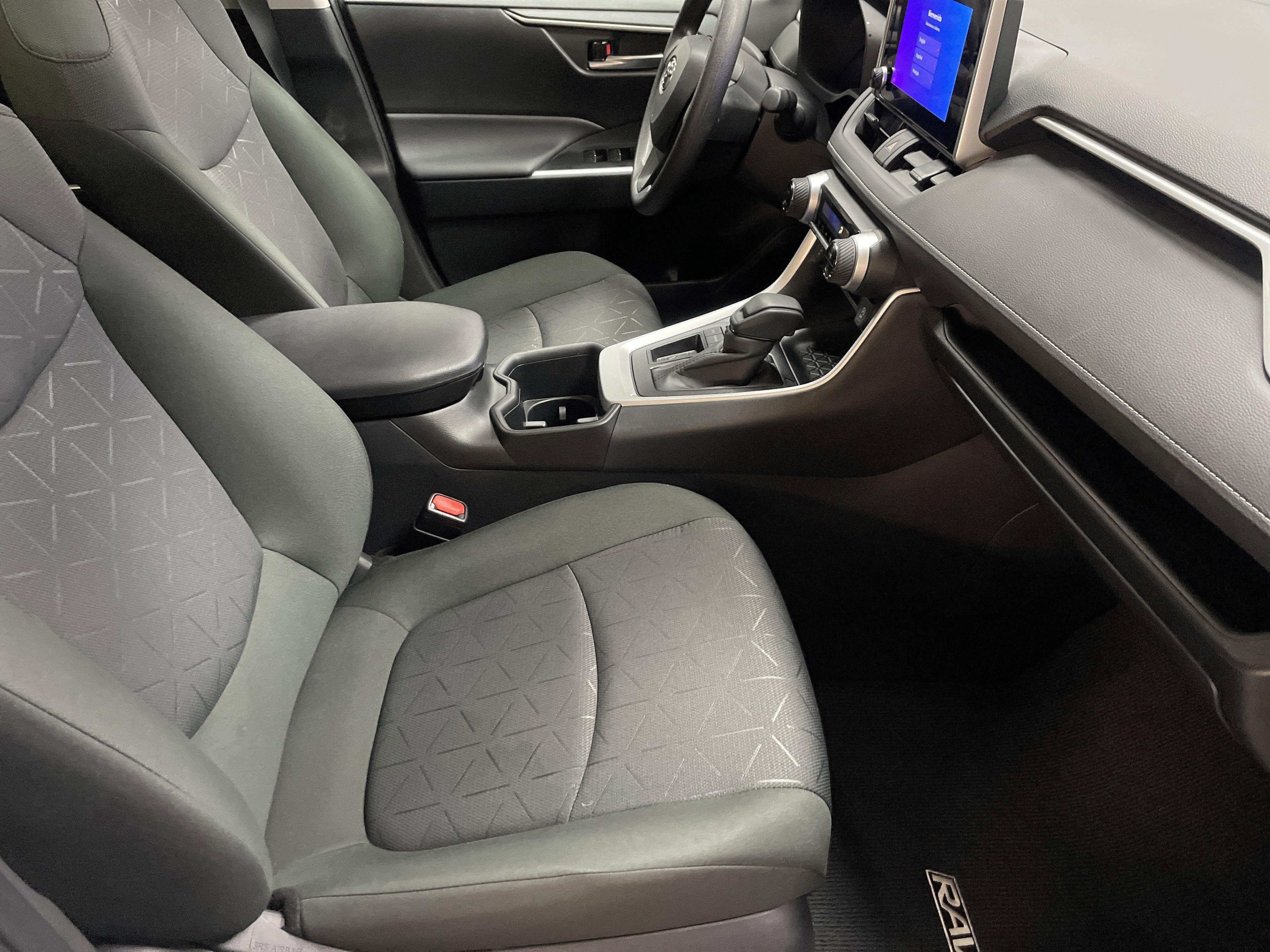 Used 2025 Toyota RAV4 XLE w/ Convenience Package image 35