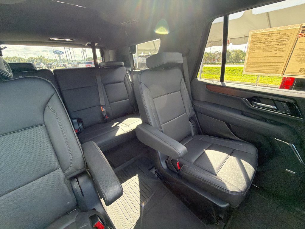 Used 2025 GMC Yukon Denali w/ Sun & Power Step Package AWD/4WD image 16