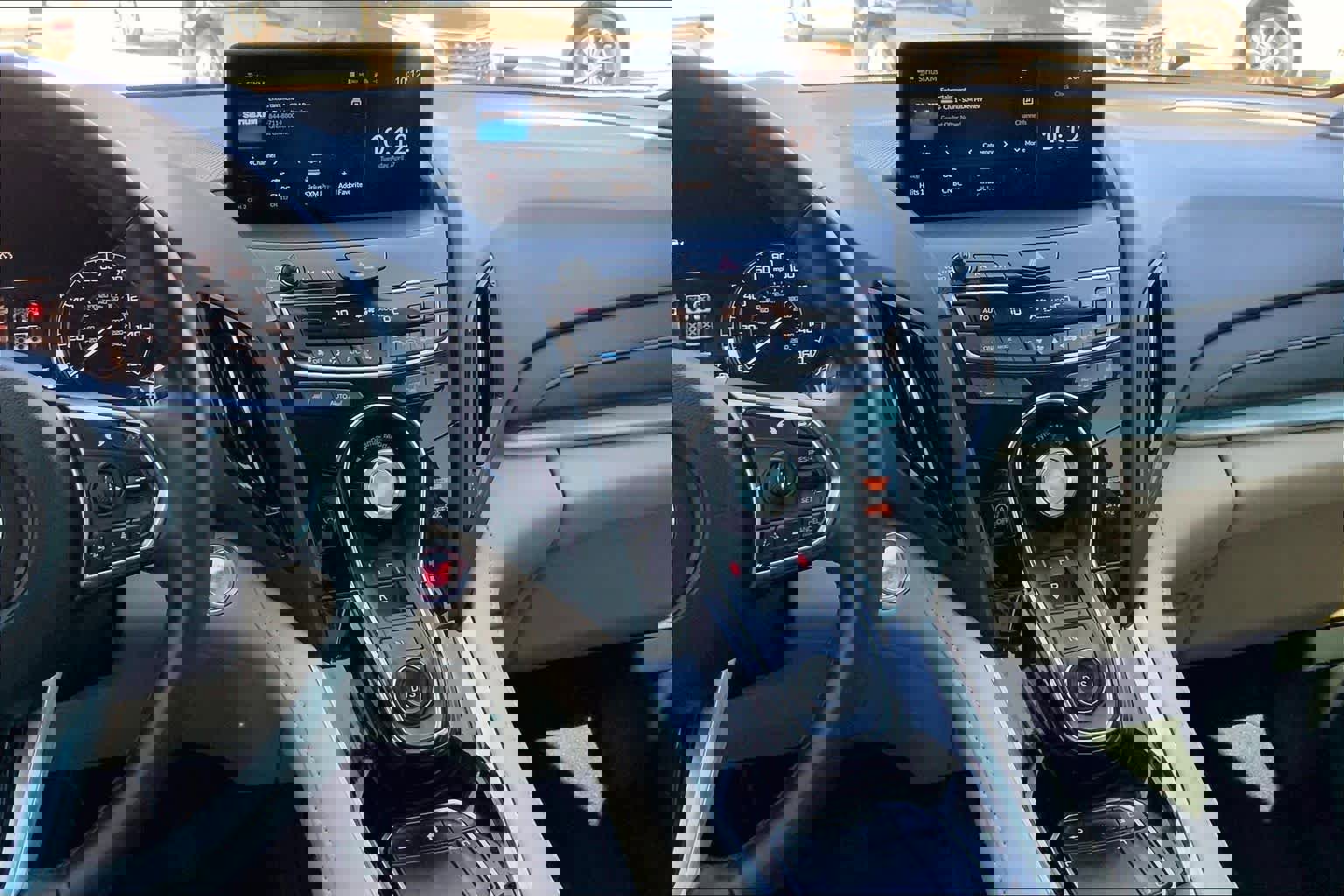 Used 2024 Acura RDX SH-AWD image 7