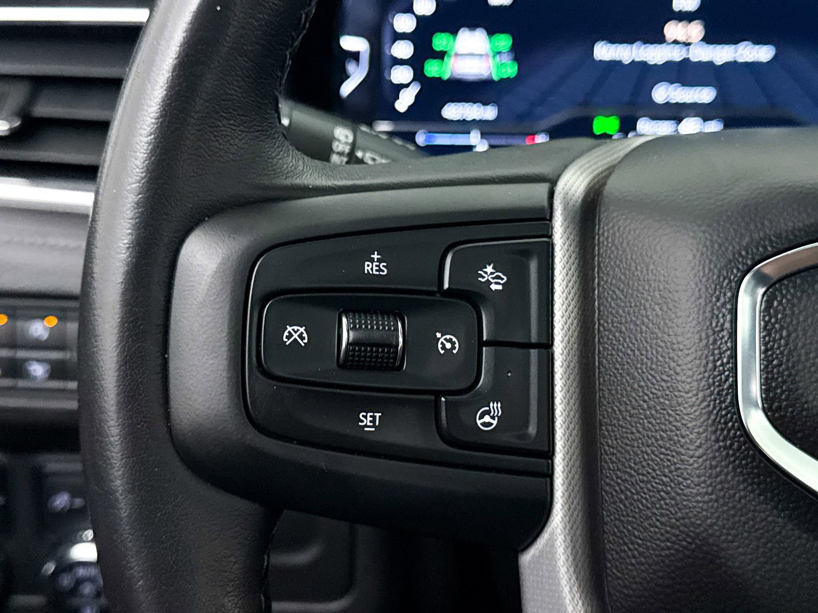 Used 2022 GMC Yukon XL Denali AWD/4WD image 37