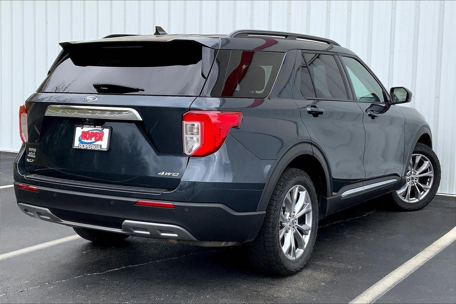 Used 2022 Ford Explorer XLT w/ Equipment Group 202A AWD/4WD image 11