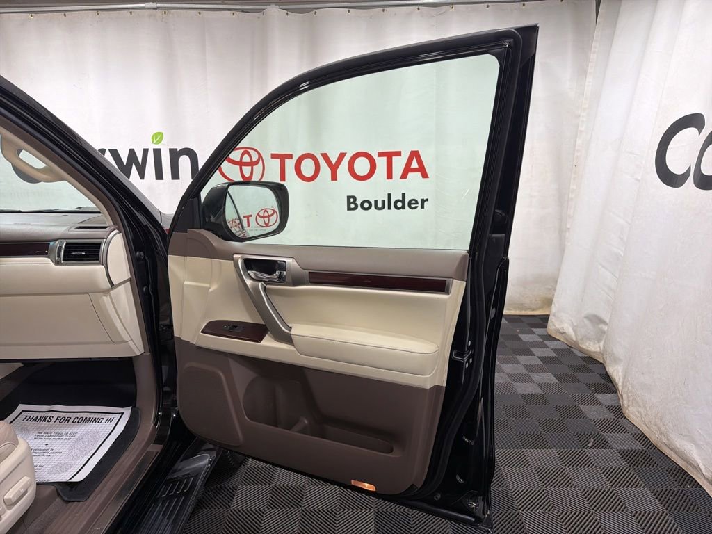 Used 2019 Lexus GX 460 Premium w/ Premium Package AWD/4WD image 10