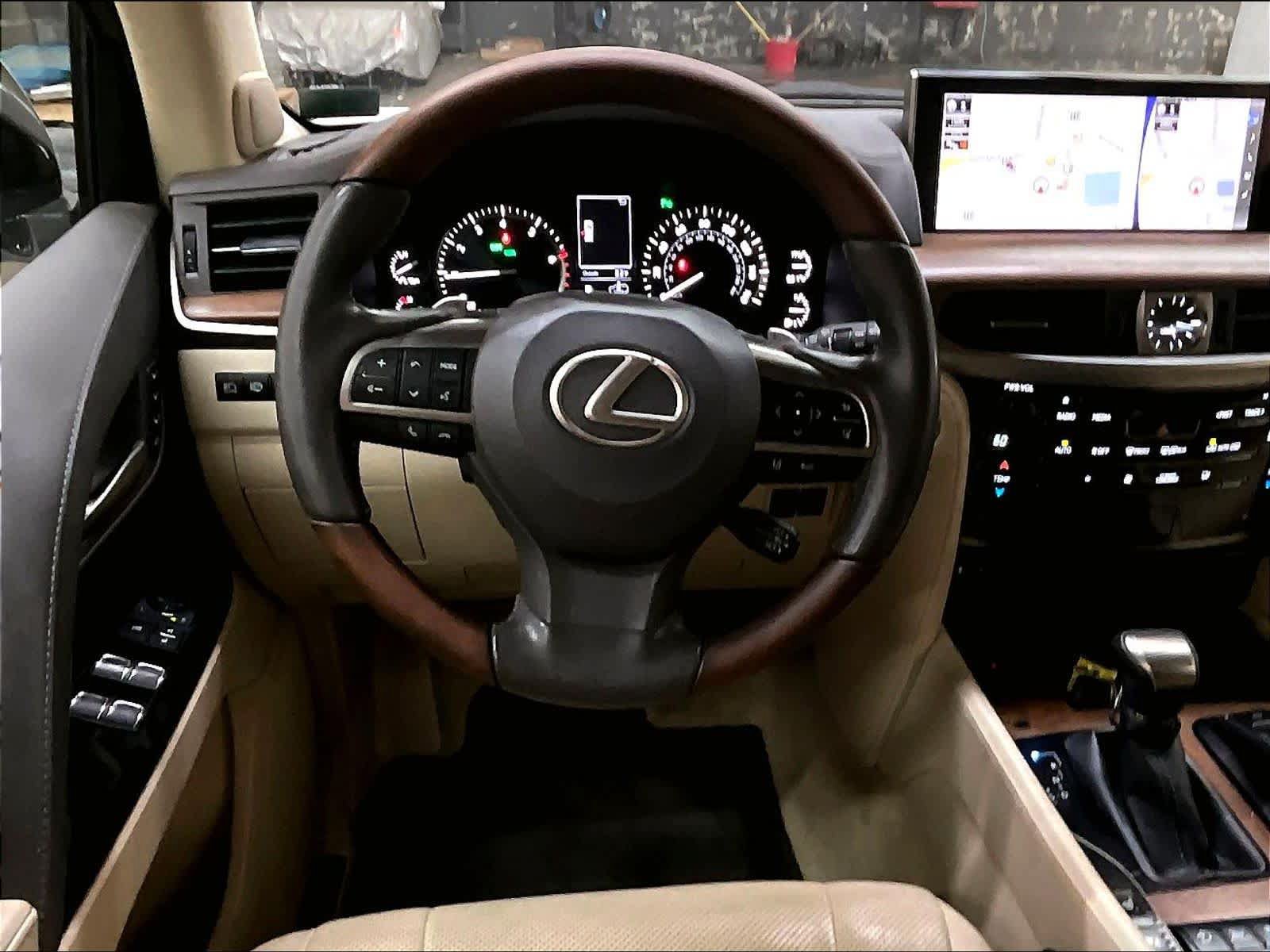 Used 2019 Lexus LX 570 4WD w/ Luxury Package image 9