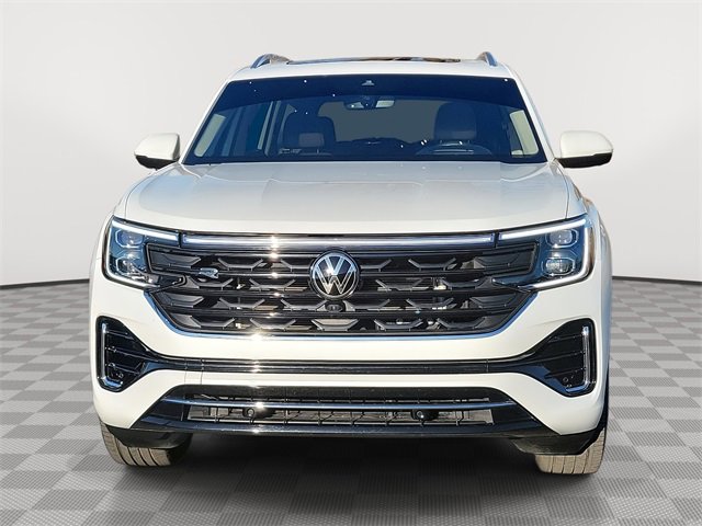 Used 2024 Volkswagen Atlas SEL Premium R-Line image 2