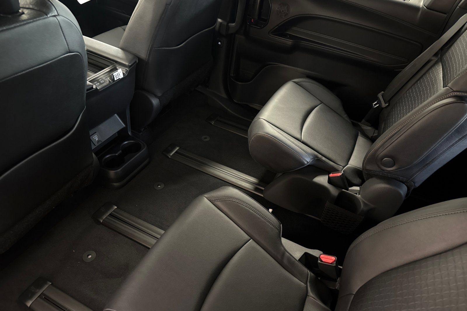 New 2026 Toyota Sienna XLE Woodland Edition AWD/4WD image 13