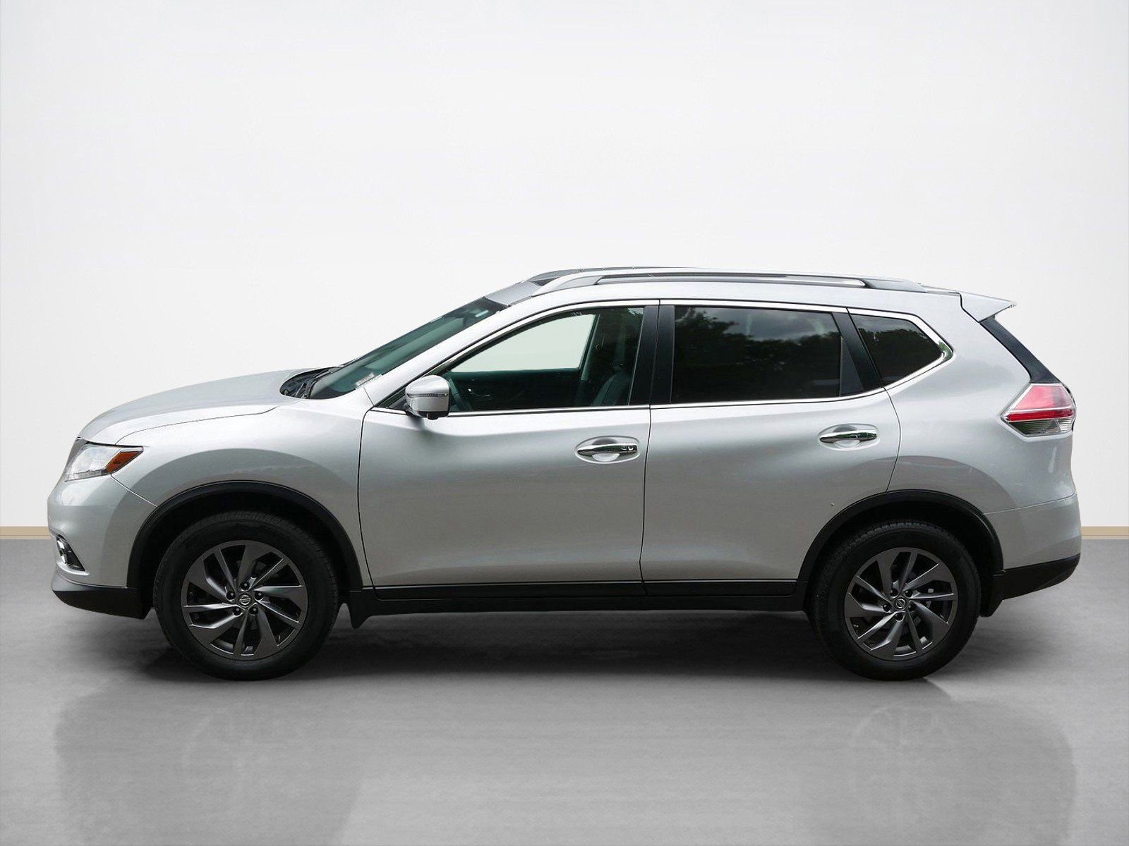 Used 2016 Nissan Rogue SL w/ SL Premium Package AWD/4WD image 5