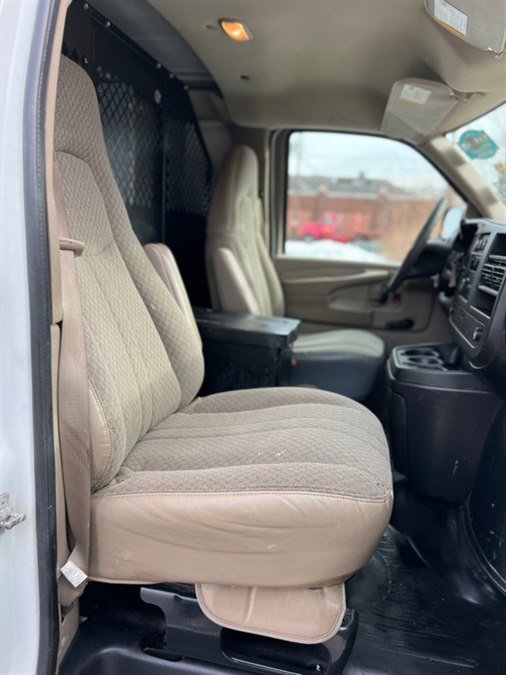 Used 2009 Chevrolet Express 1500 image 20