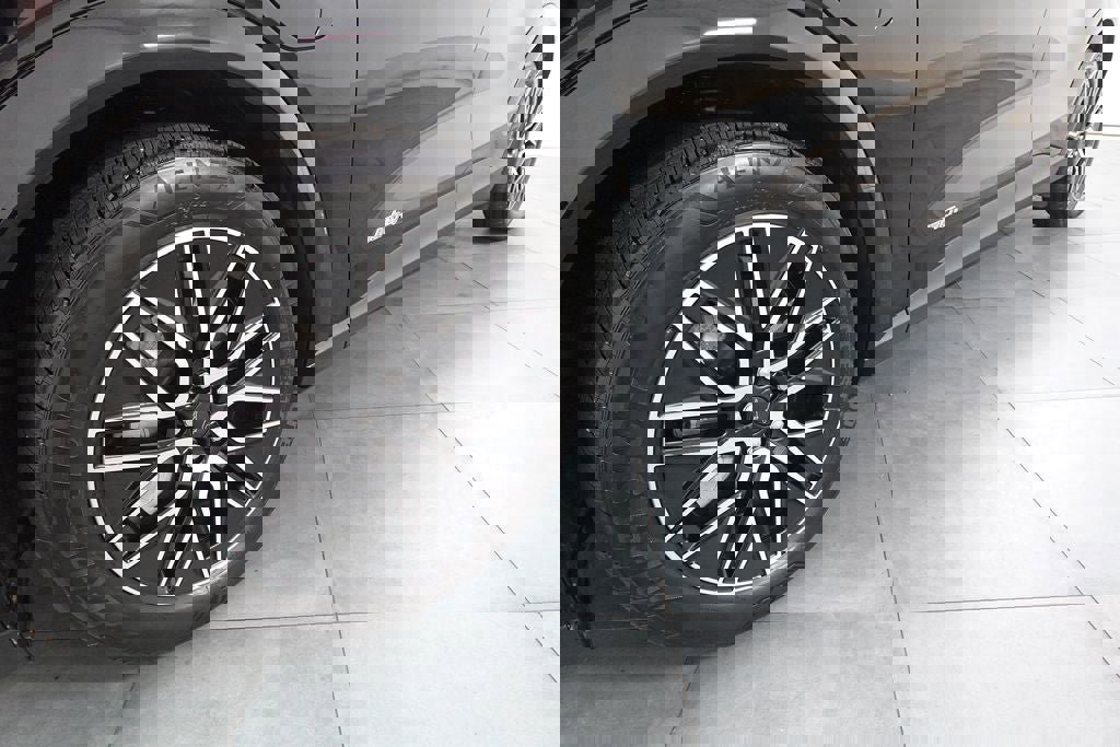 Used 2025 Ford Mustang Mach-E Premium image 30