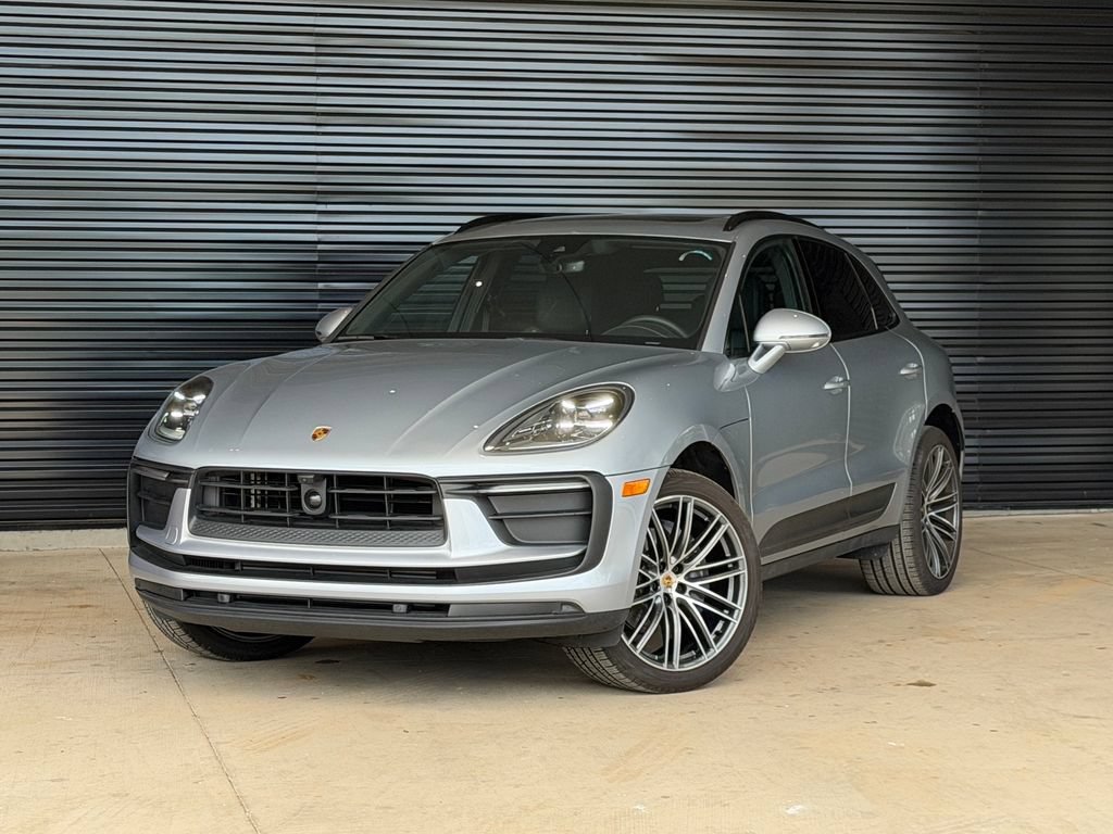 Certified 2026 Porsche Macan AWD/4WD image 1