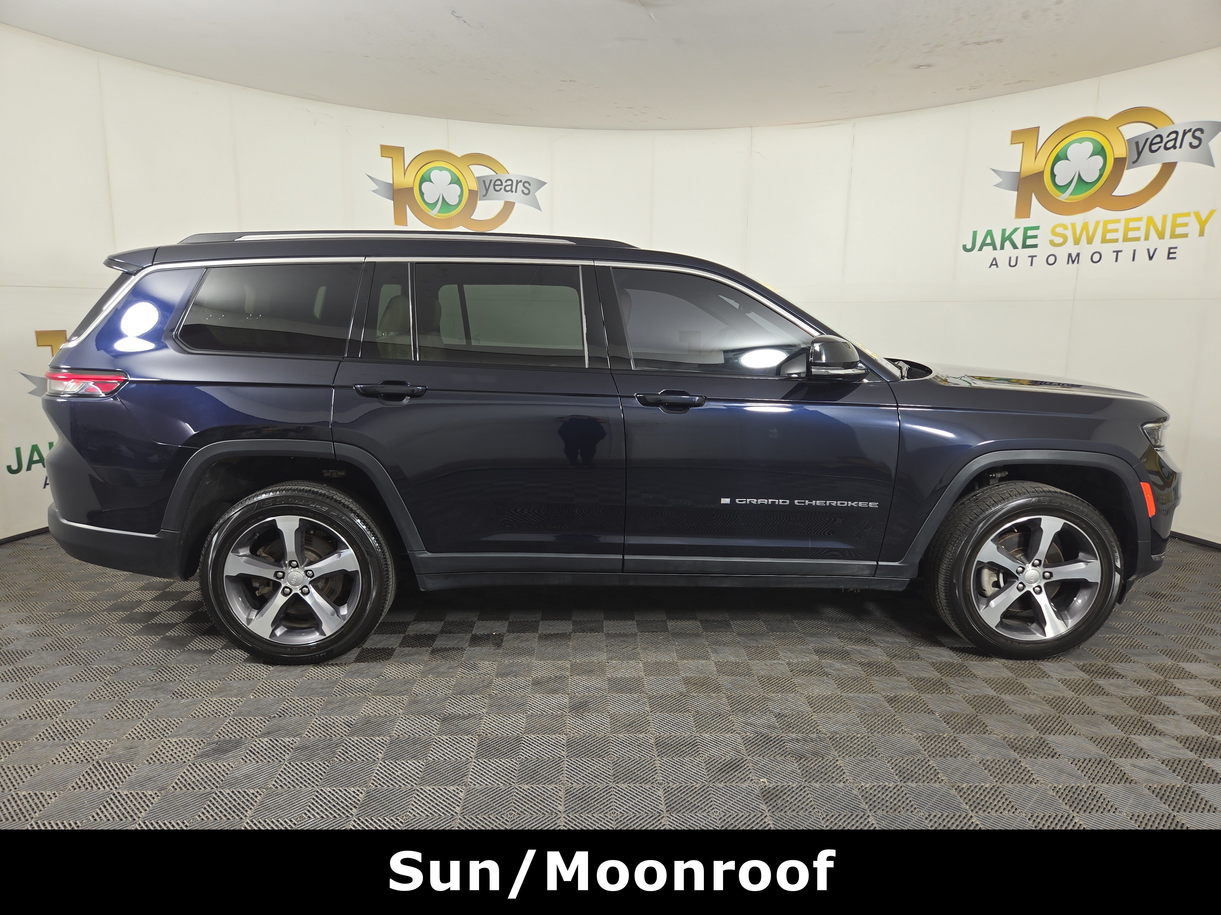 Used 2023 Jeep Grand Cherokee L Limited AWD/4WD image 10
