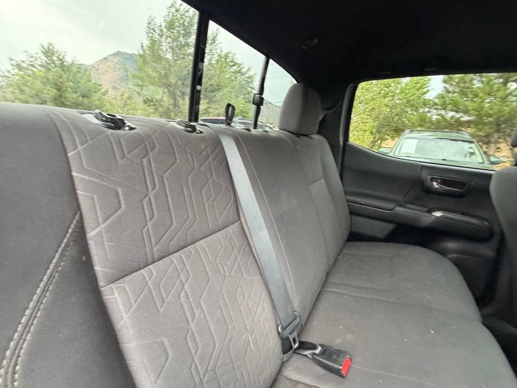 Used 2016 Toyota Tacoma TRD Off-Road AWD/4WD image 15