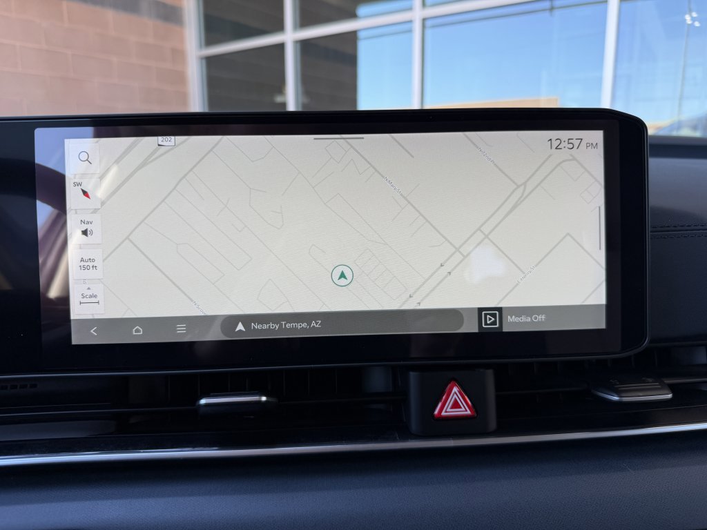 Used 2025 Kia Carnival EX image 23