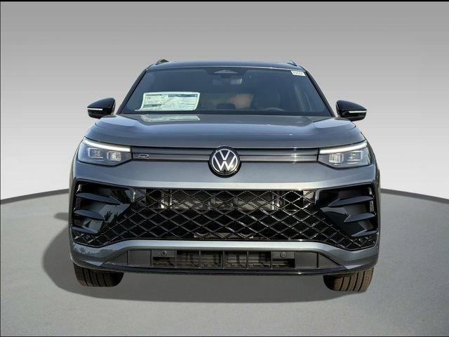 New 2026 Volkswagen Tiguan SE R-Line image 2