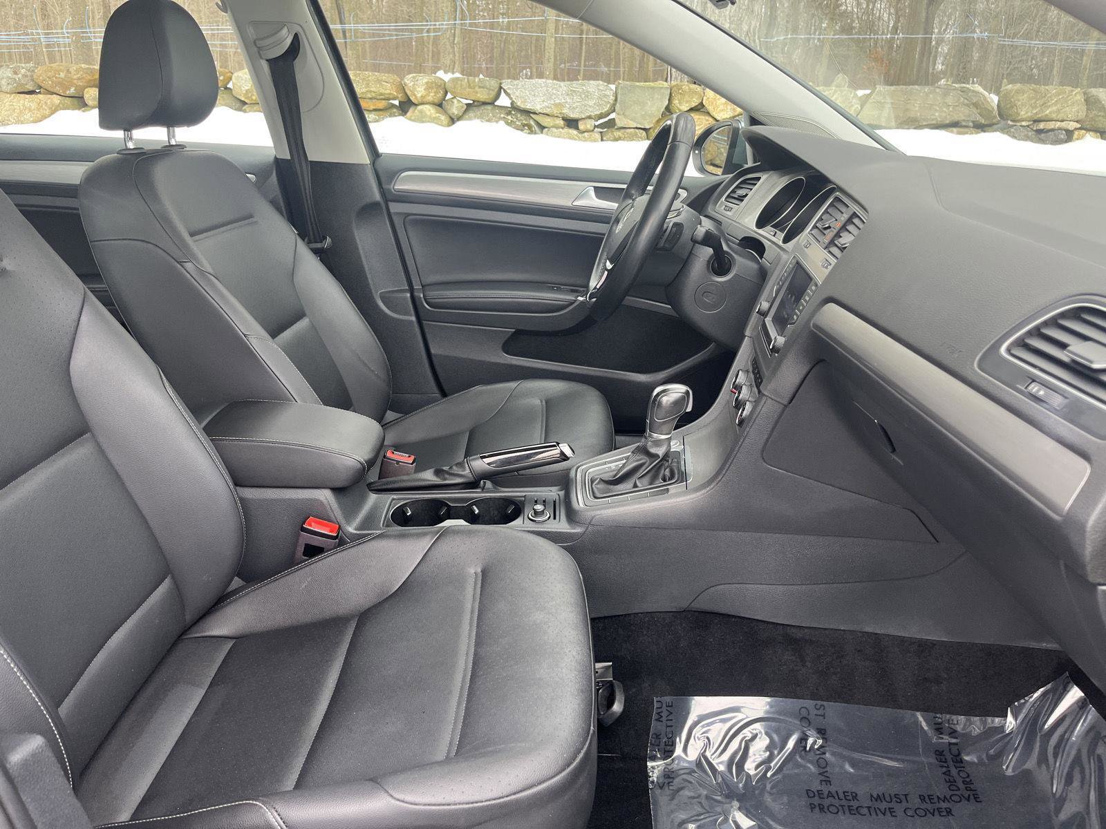 Used 2017 Volkswagen Golf Wolfsburg Edition image 35