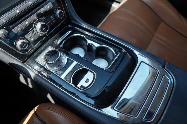 Used 2016 Jaguar XJ R-Sport RWD image 34