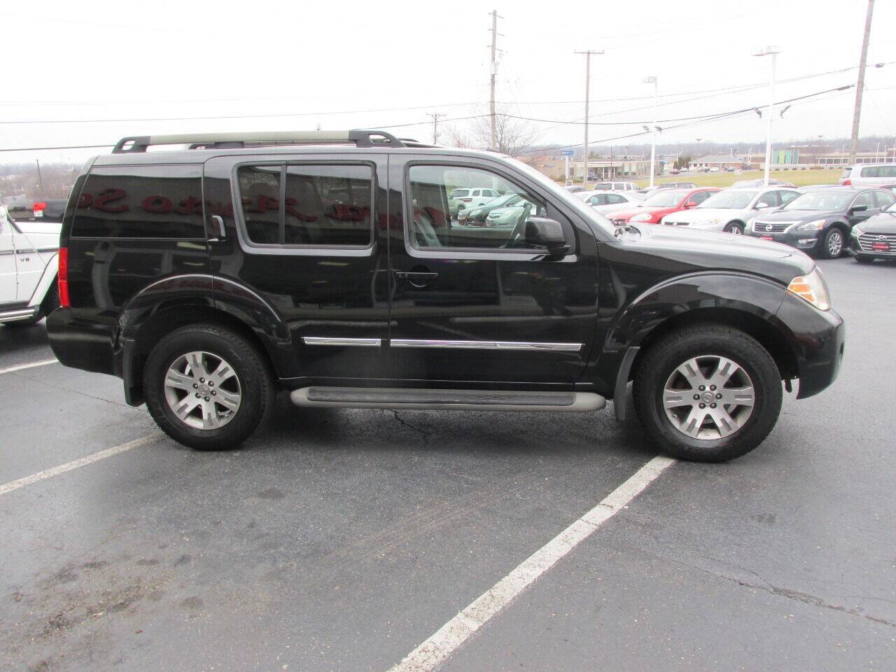 Used 2012 Nissan Pathfinder Silver w/ DVD Entertainment Pkg AWD/4WD image 3