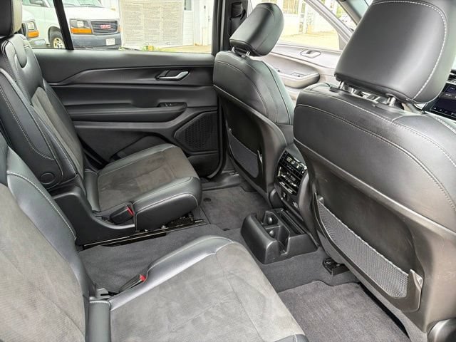 Used 2023 Jeep Grand Cherokee L Laredo AWD/4WD image 25
