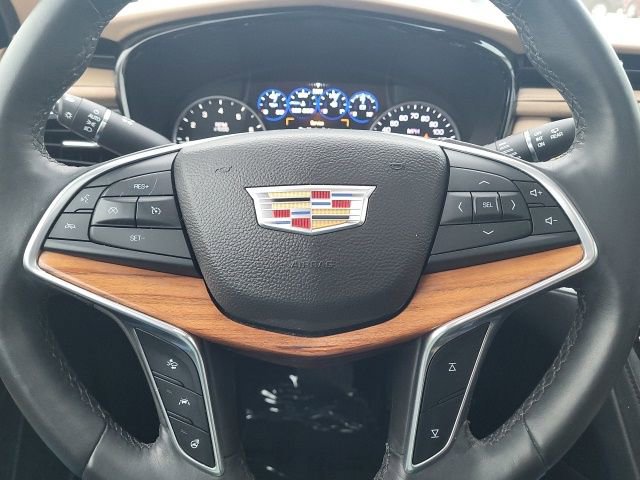 Used 2017 Cadillac XT5 Platinum w/ Driver Assist Package image 8