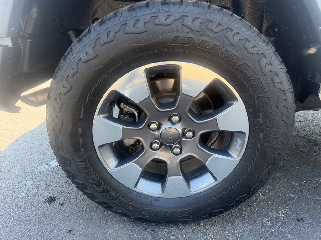 Certified 2019 Jeep Wrangler Unlimited Sahara AWD/4WD image 55