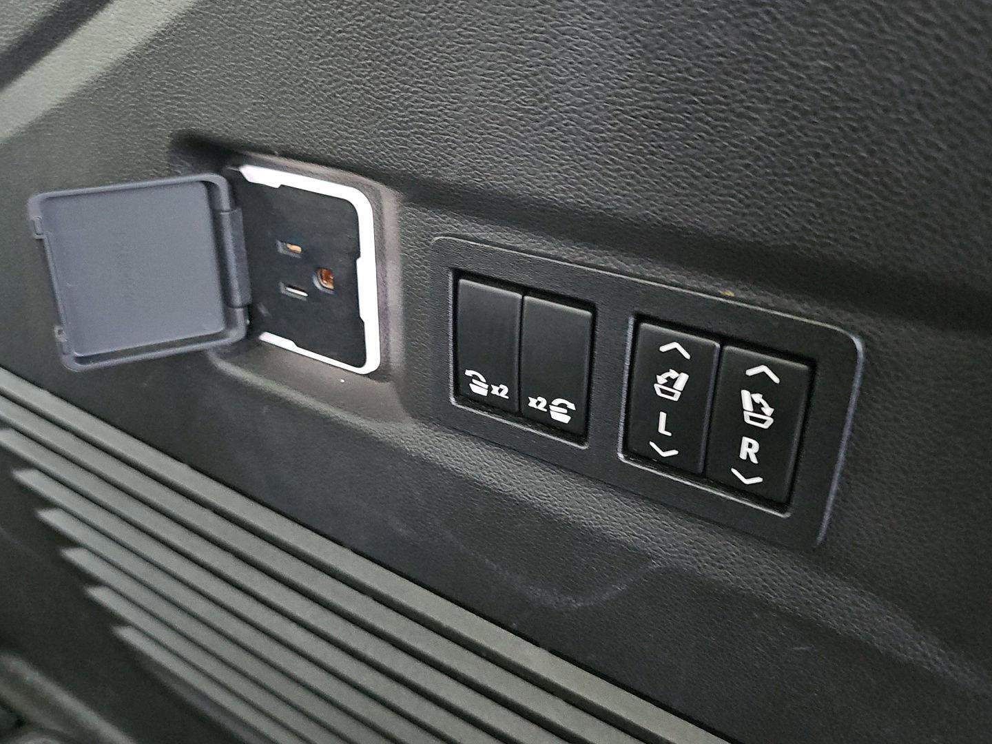 Used 2022 GMC Yukon Denali image 34