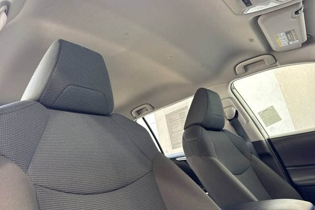 Used 2023 Toyota RAV4 LE AWD/4WD image 19