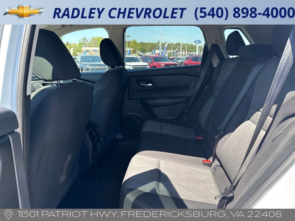Used 2025 Nissan Rogue SV AWD/4WD image 12