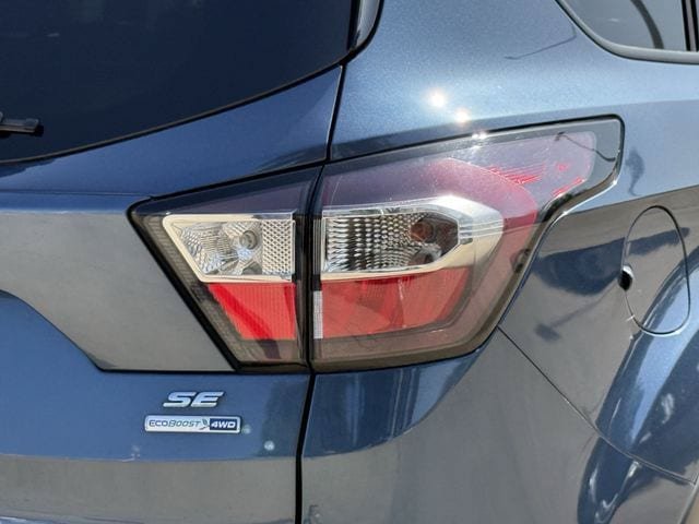 Used 2018 Ford Escape SE w/ SE Sport Appearance Package AWD/4WD image 7