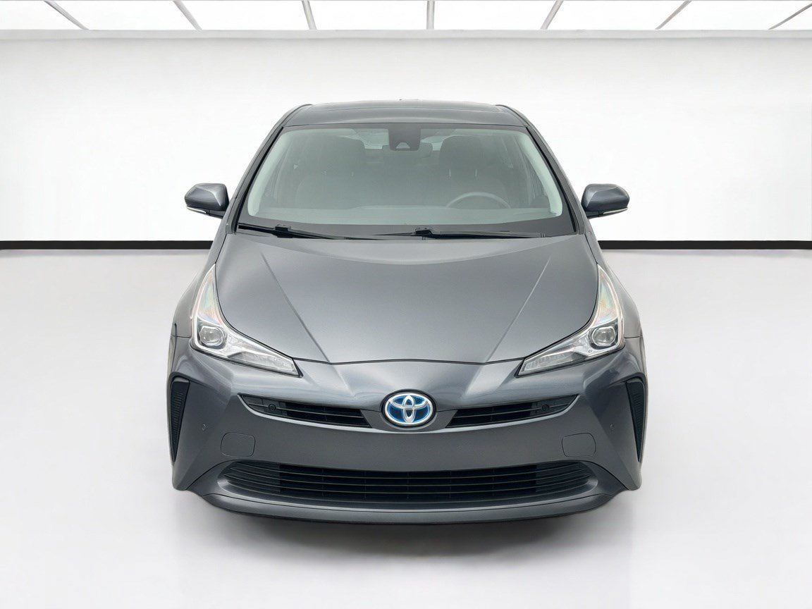 Used 2022 Toyota Prius LE FWD image 2