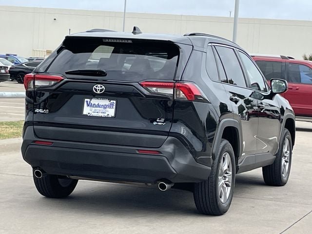 Used 2025 Toyota RAV4 LE AWD/4WD image 4