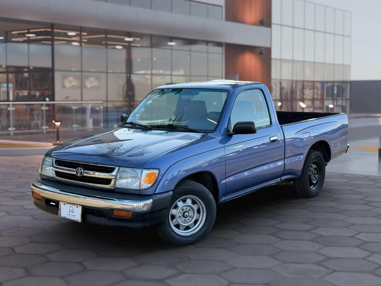 Used 1999 Toyota Tacoma 2WD Regular Cab image 2