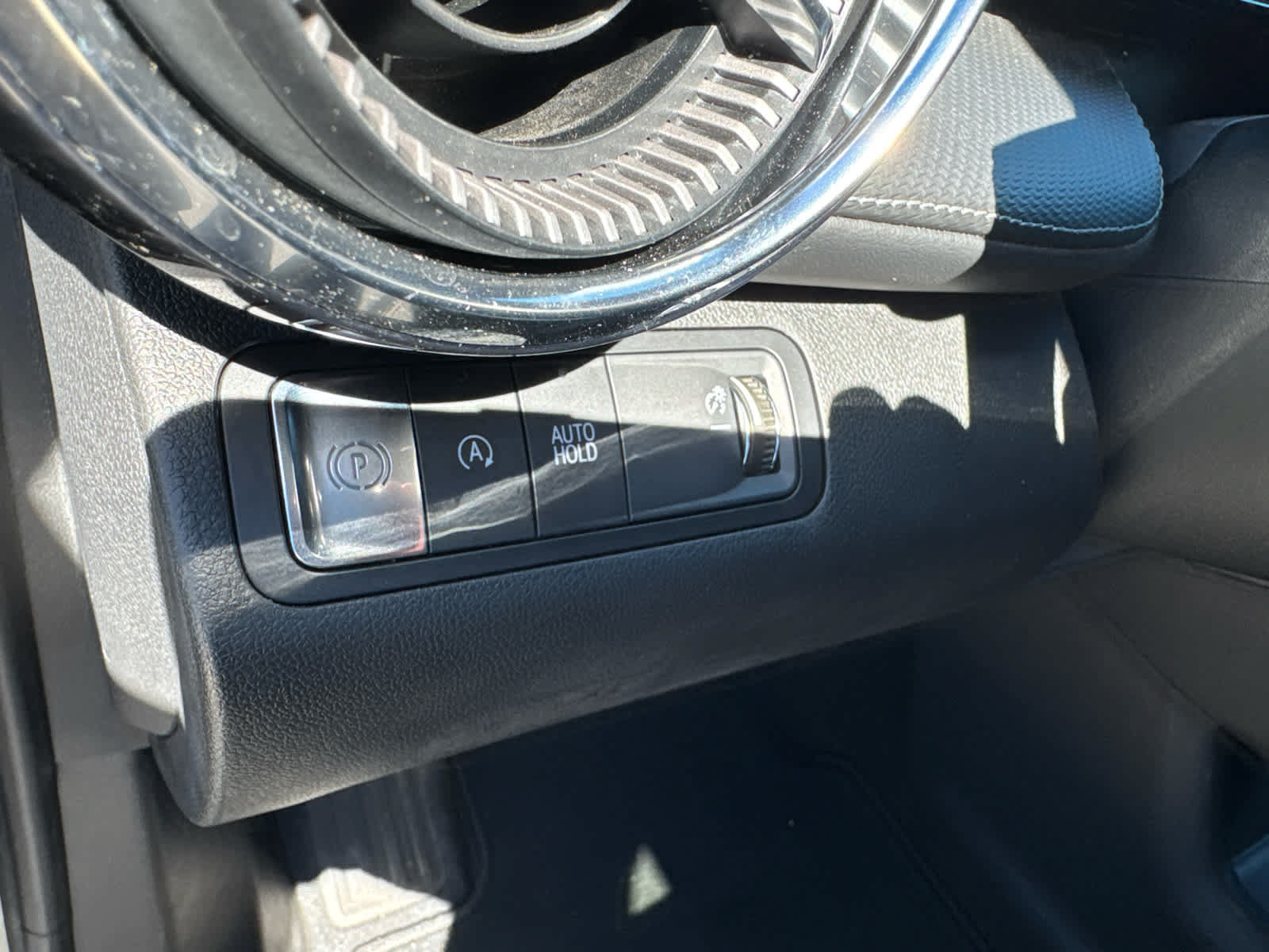 Used 2025 Chevrolet Equinox LT w/ Safety and Technology Package FWD image 18