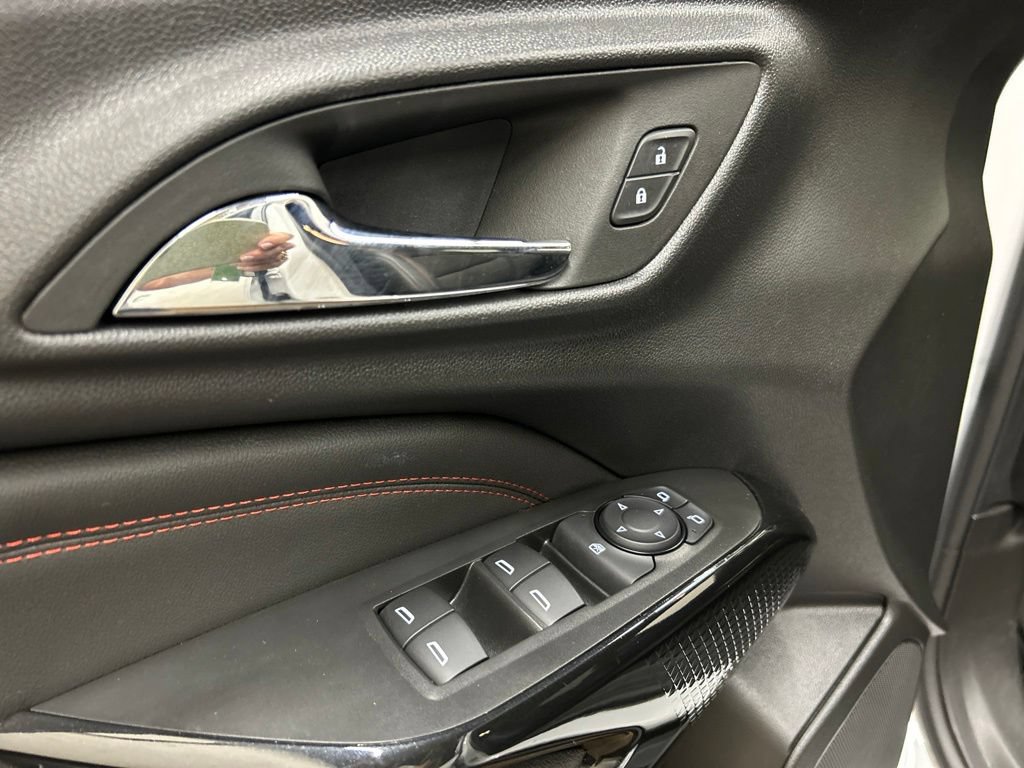 Used 2024 Chevrolet Trax RS w/ Driver Confidence Package FWD image 25