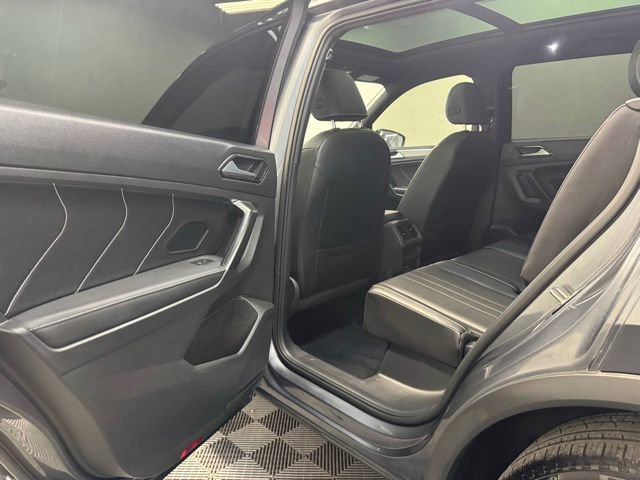 Used 2022 Volkswagen Tiguan SE R-Line FWD image 28