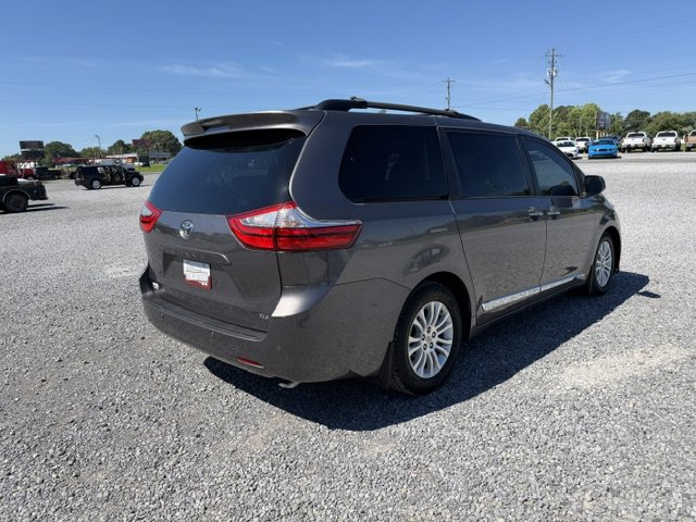 Used 2015 Toyota Sienna XLE Premium FWD image 6