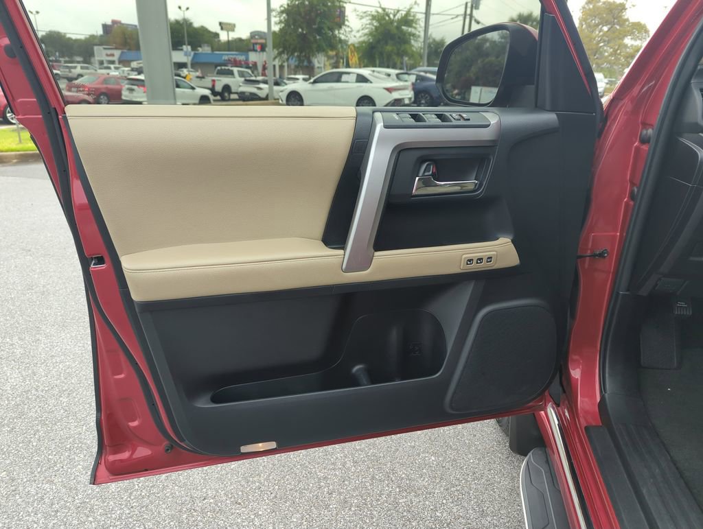 Used 2022 Toyota 4Runner Limited AWD/4WD image 18