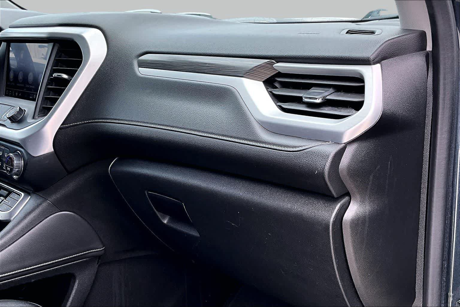 Used 2020 GMC Acadia SLT FWD image 16