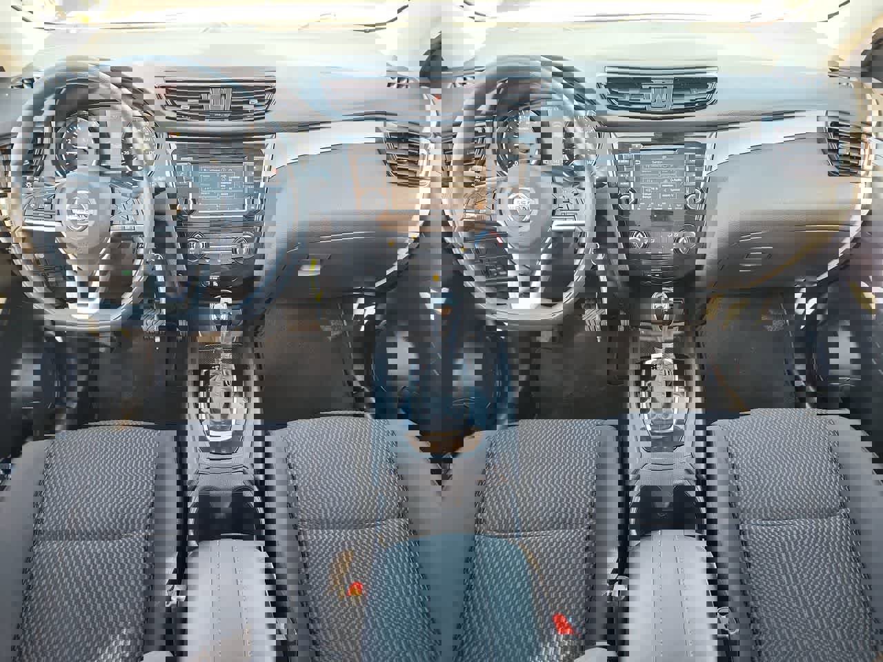 Used 2020 Nissan Rogue Sport S image 14