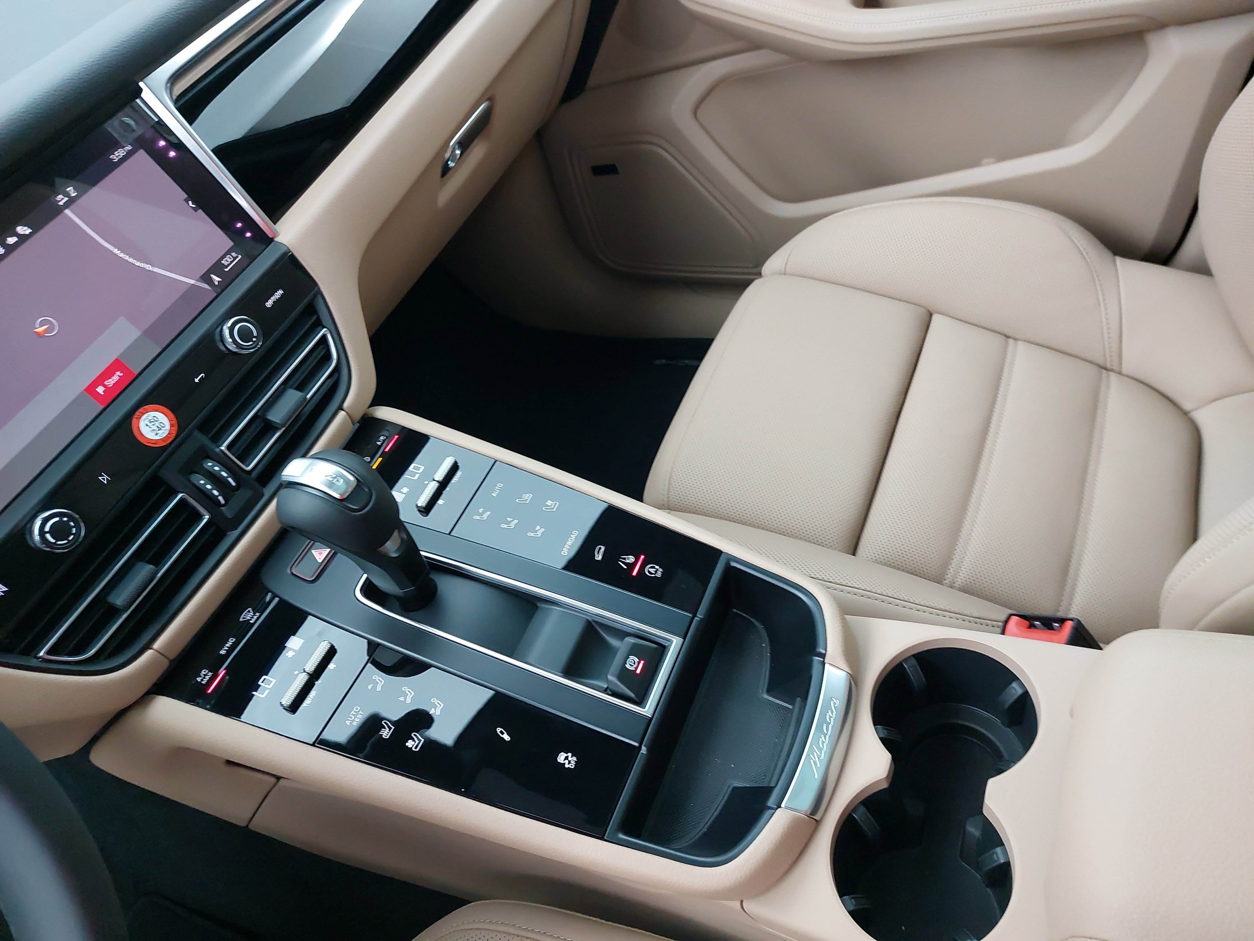 New 2026 Porsche Macan image 26