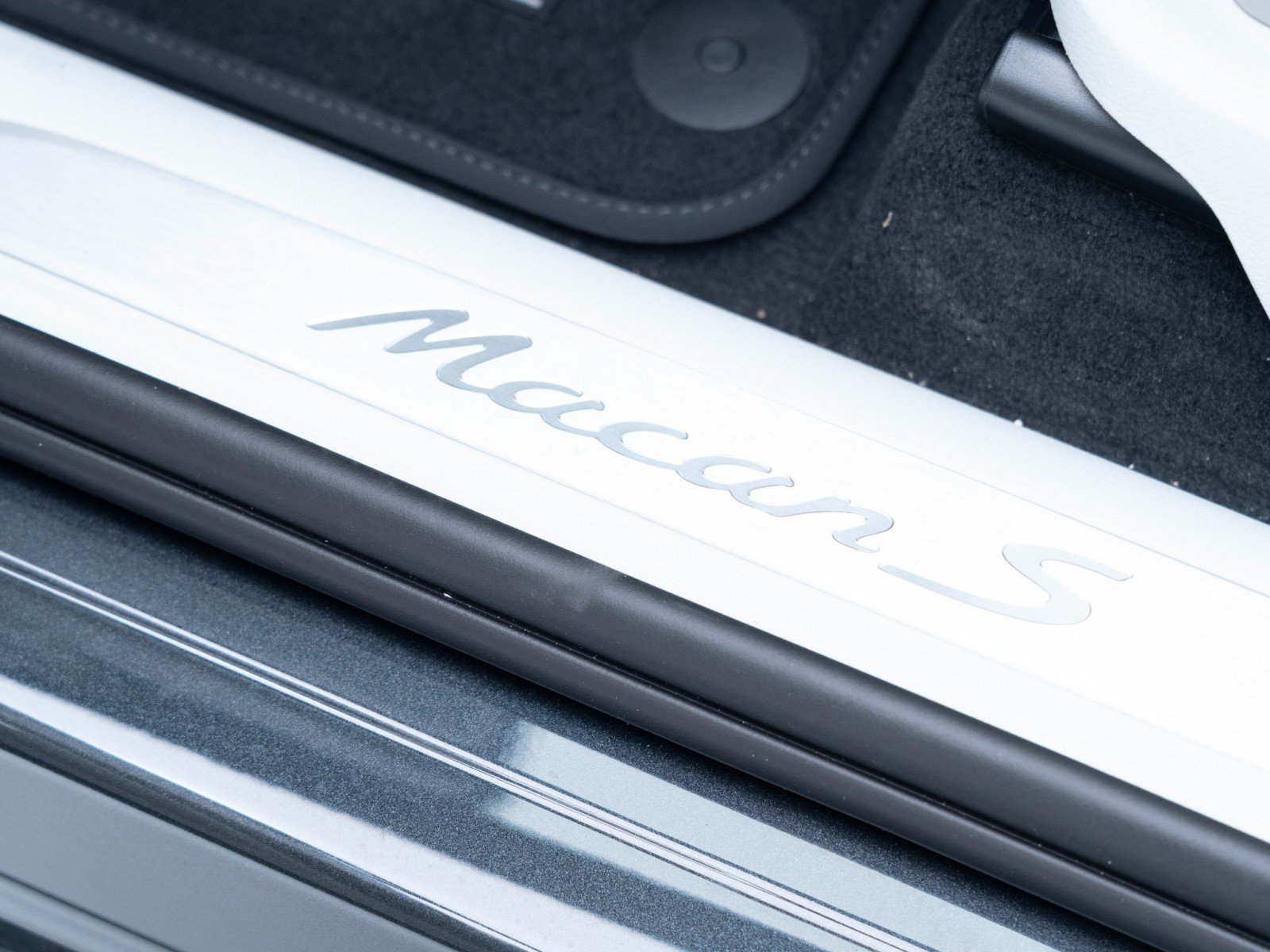 New 2026 Porsche Macan S AWD/4WD image 15