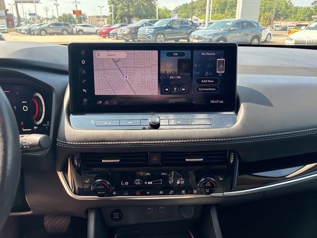 Used 2024 Nissan Rogue SL w/ SL Premium Package FWD image 17