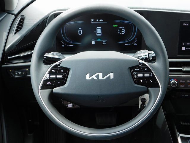 Used 2025 Kia Niro LX image 17