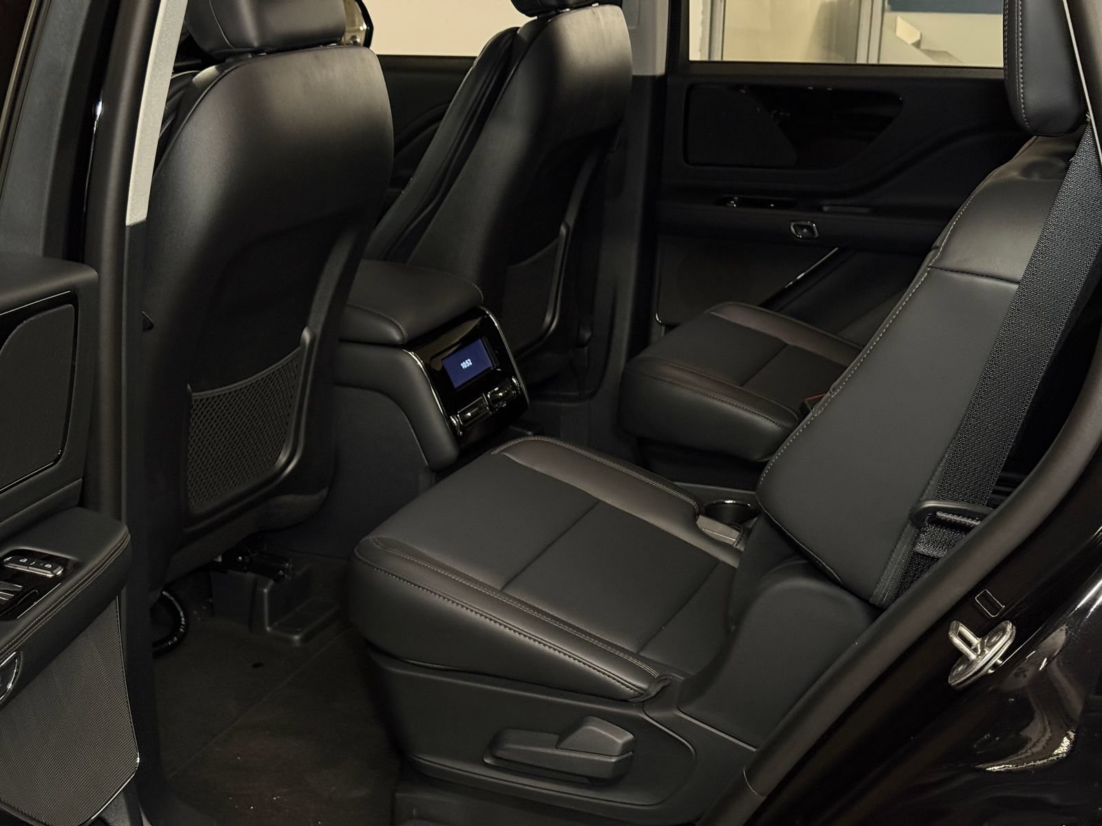 New 2026 Lincoln Aviator AWD image 18