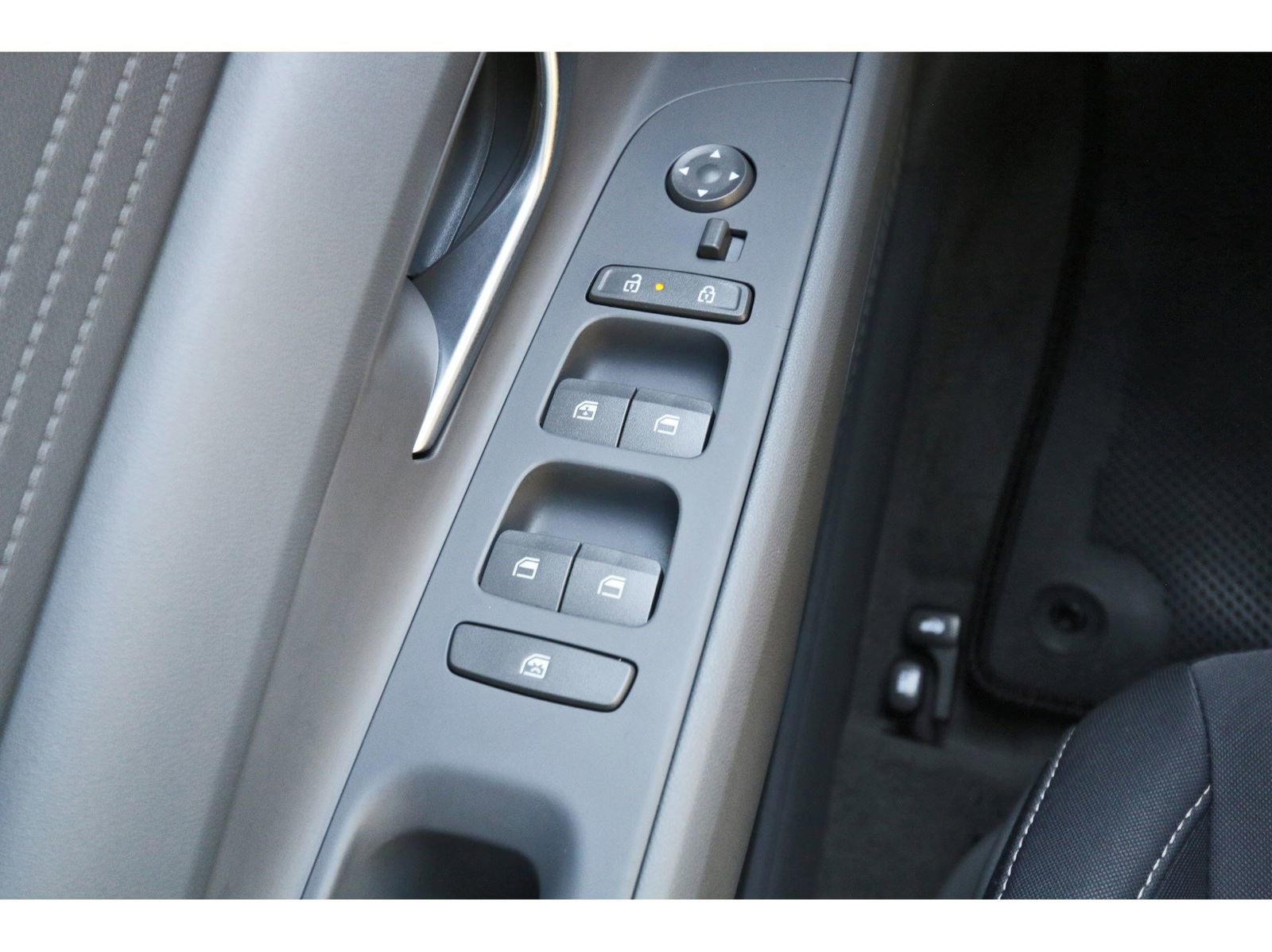 Certified 2025 Hyundai Elantra Blue image 22