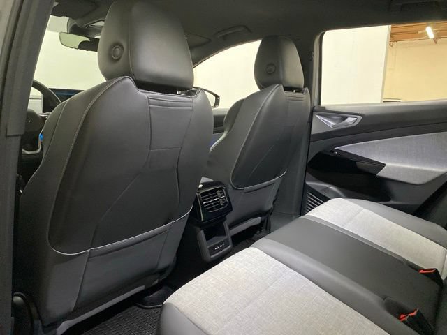 Used 2025 Volkswagen ID.4 Pro RWD image 21