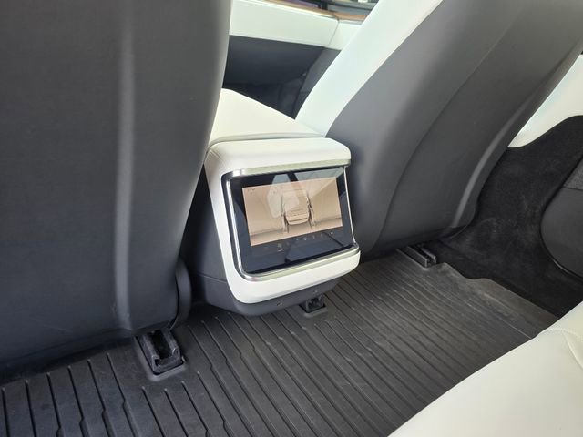 Used 2022 Tesla Model S AWD/4WD image 37