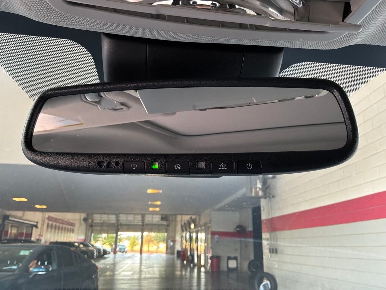 Used 2026 Toyota Sienna XLE FWD image 23