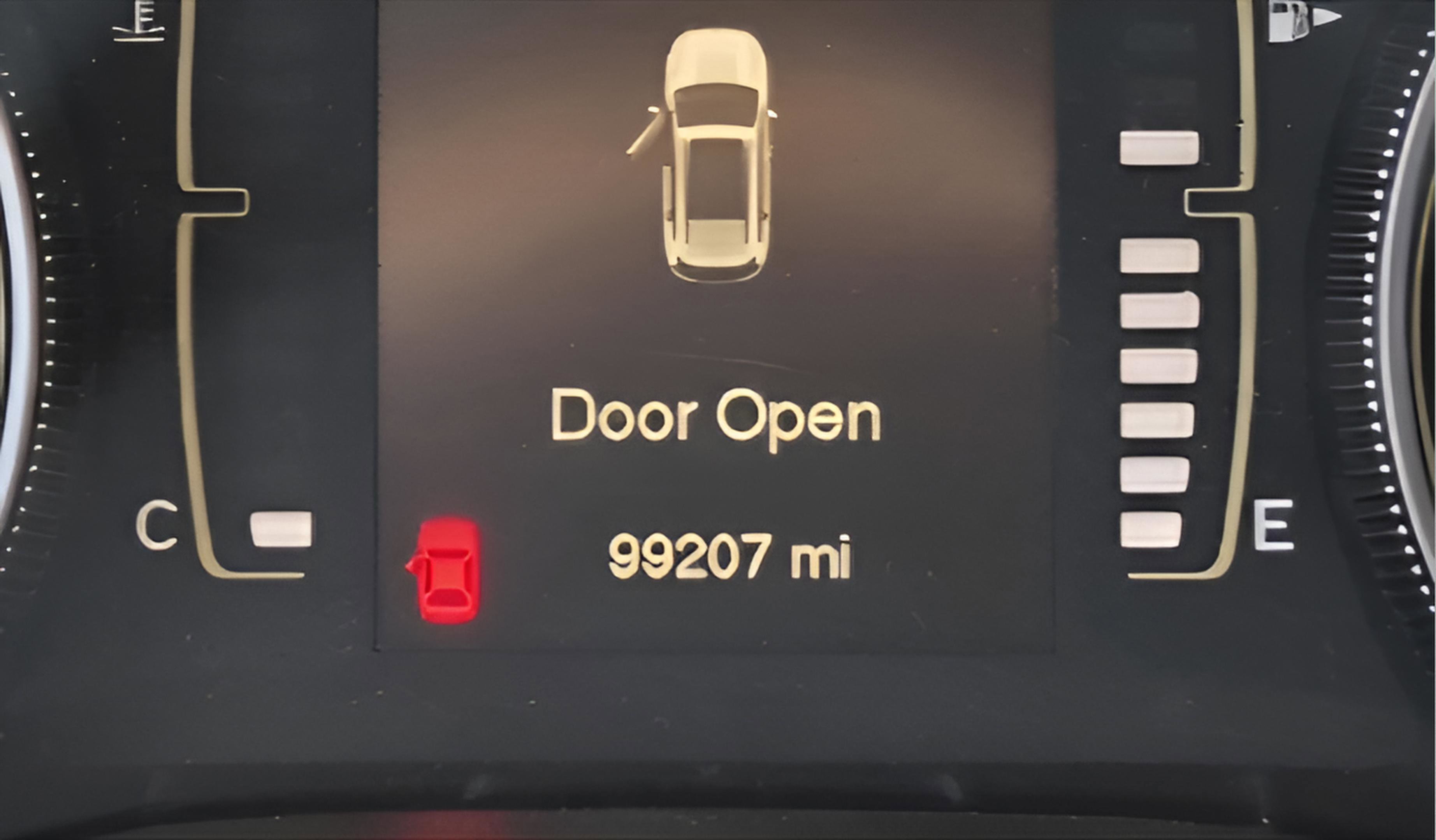 Used 2014 Jeep Cherokee Latitude w/ Comfort/Convenience Group image 30