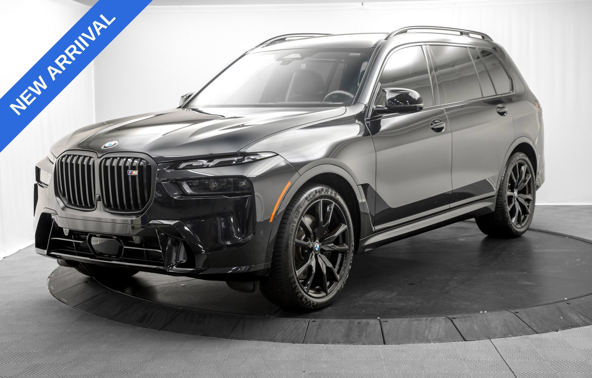 Used 2025 BMW X7 M60i w/ Executive Package AWD/4WD image 3
