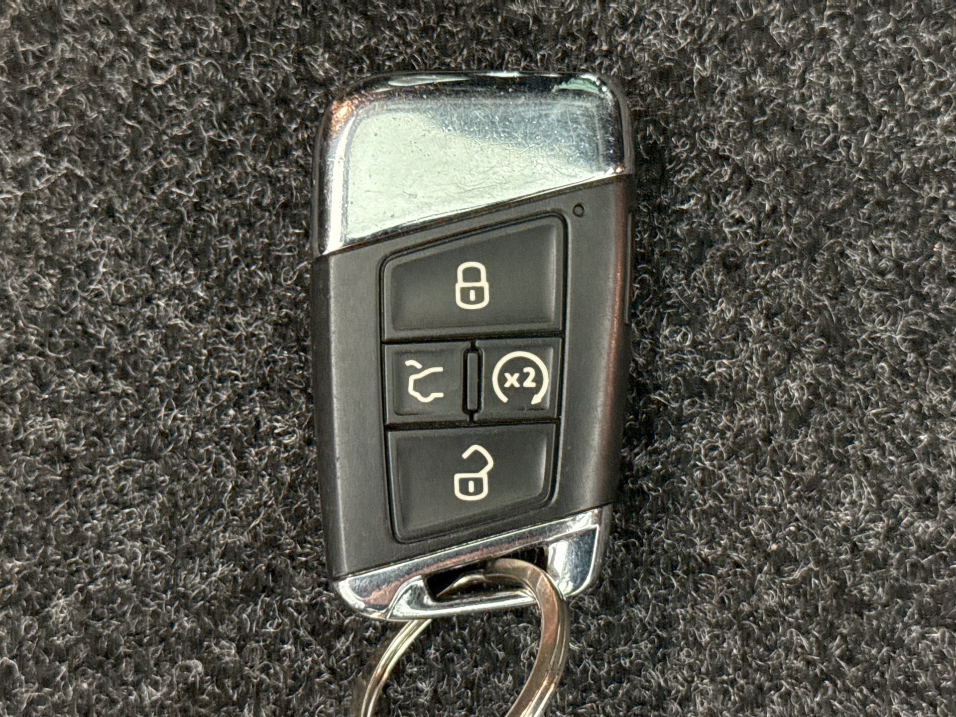Used 2023 Volkswagen Atlas Cross Sport SEL R-Line AWD/4WD image 24