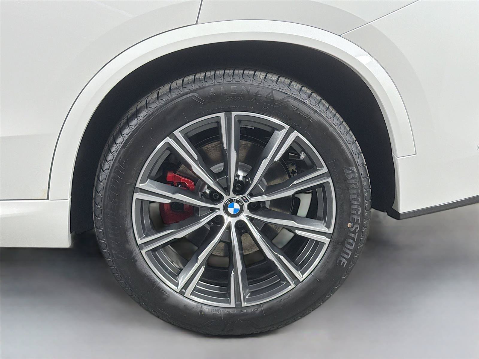 New 2026 BMW X5 xDrive40i w/ M Sport Package AWD/4WD image 29